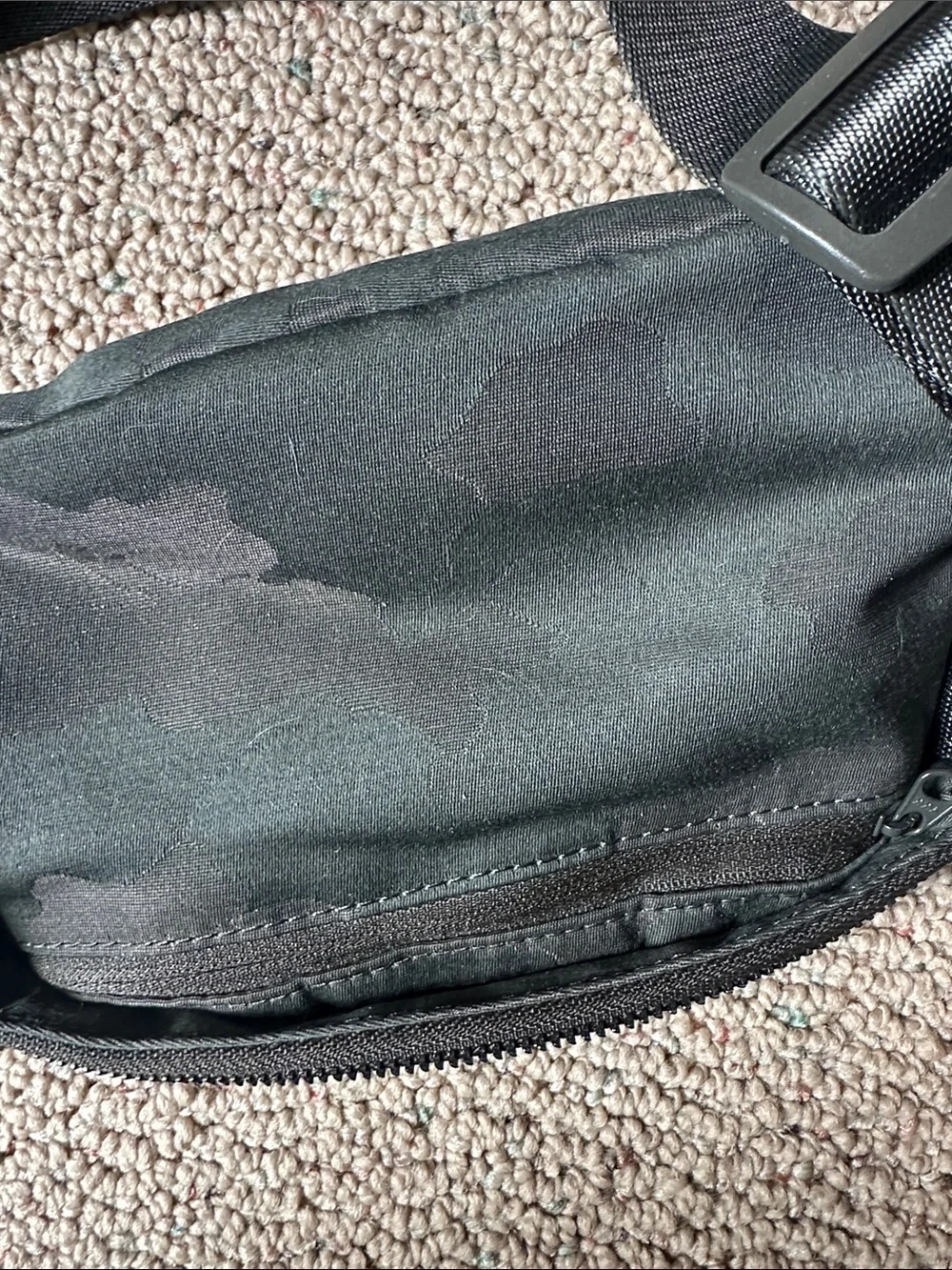 lululemon athletica dark green Camo Crossbody belt bag